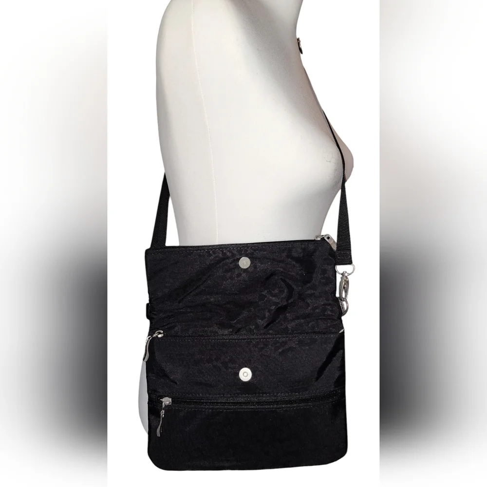 Baggallini Flip Zip Crossbody Black Cheetah Emboss - Picture 3 of 11